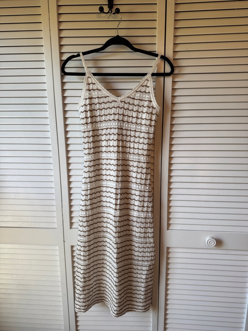 Cream Crochet V‑Neck Spaghetti‑Strap Midi Dress — Timeless Summer Knit - Picture 4 of 8